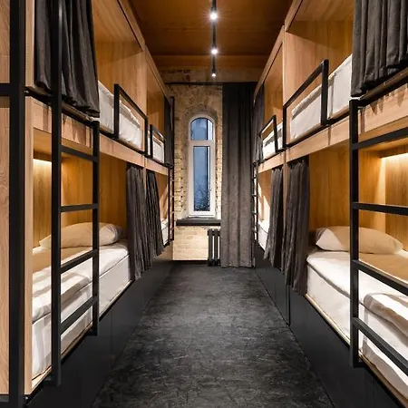 Hostel Globe Runner *