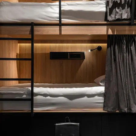 Globe Runner Hostel