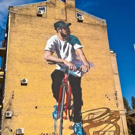 Globe Runner