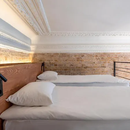 Hostel Globe Runner Kiev