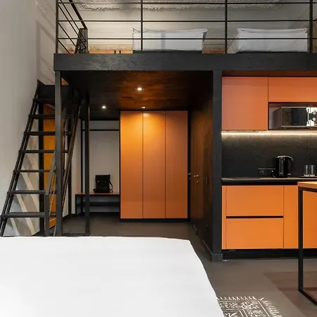 Globe Runner Hostel
