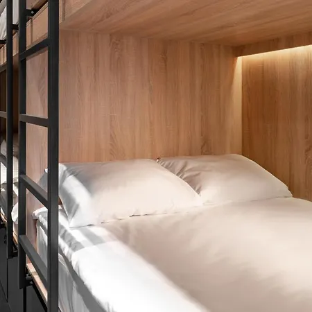 Globe Runner Hotel&hostel Hostel